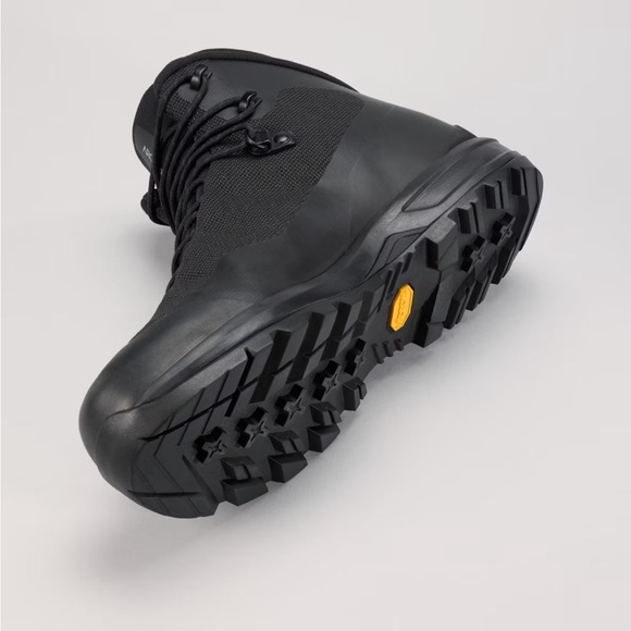 Arcteryx Women’s ACRUX TR GTX Waterproof GORE-TEX Boot - Picture 2 of 9